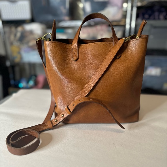 Madewell Handbags - Madewell  leather saddle bag